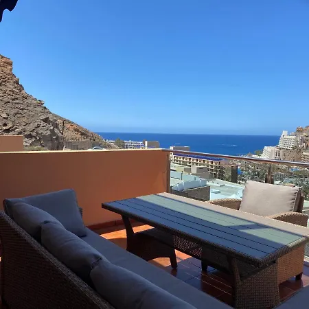 With Views Of Sea And Mountains Appartamento
