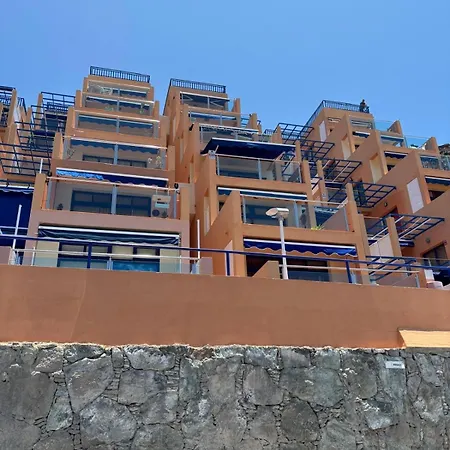 With Views Of Sea And Mountains Appartamento