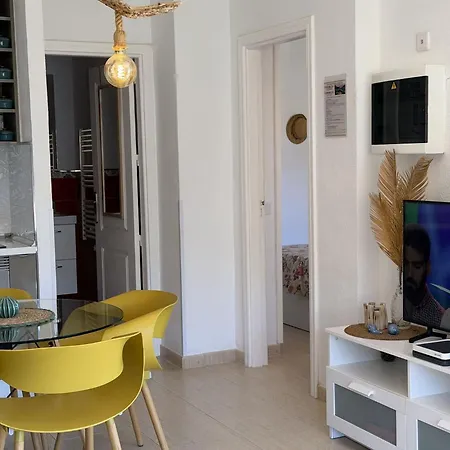 With Views Of Sea And Mountains Apartman *